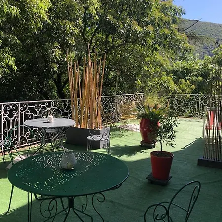 Apartment Pour 2 Personnes Dans Agreable *