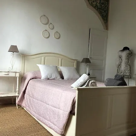 Apartment Pour 2 Personnes Dans Agreable *