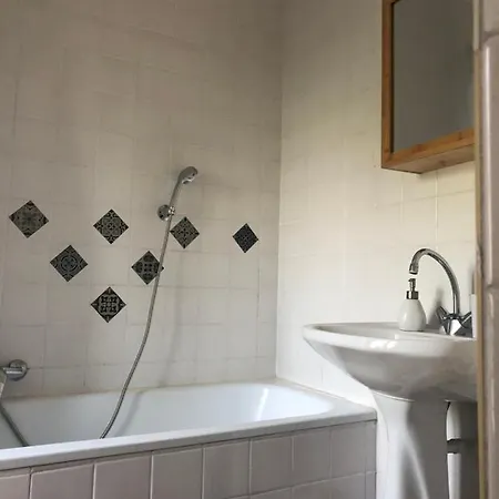 Apartment Pour 2 Personnes Dans Agreable Saint-Florent-sur-Auzonnet